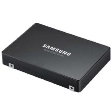 30.72 tb ssd Front